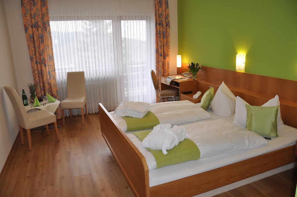 Hotel-Restaurant Sonnenhof Veitsrodt Pokoj fotografie