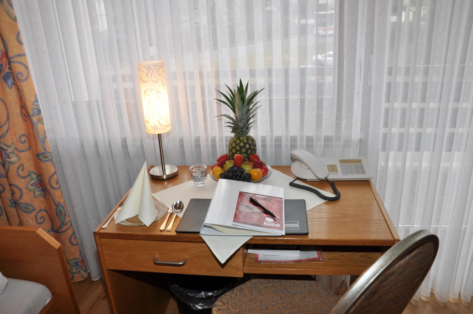 Hotel-Restaurant Sonnenhof Veitsrodt Pokoj fotografie
